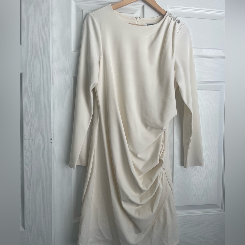 Off White form fitting dress with rhinestone buttons near shoulder🤗